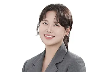[김지현의 SideBar] 청년들이 외치는 투표할 권리

서울 송파구 올림픽공원 개표소 앞. 20~30대 청년들이 ‘참정권 침해 문제 제기’, 