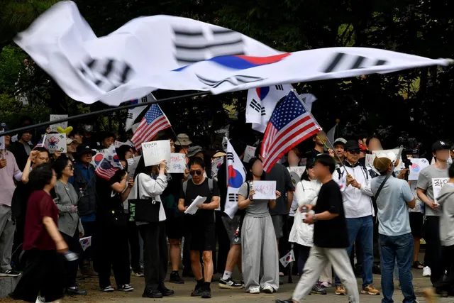 [단독] 용지 50% 안 되는 투표소 1371곳… 참정권 침해 부른 선관위 '고...

(선관위 용지 부족 사태) 지방선거 투표용지 인쇄량이 유