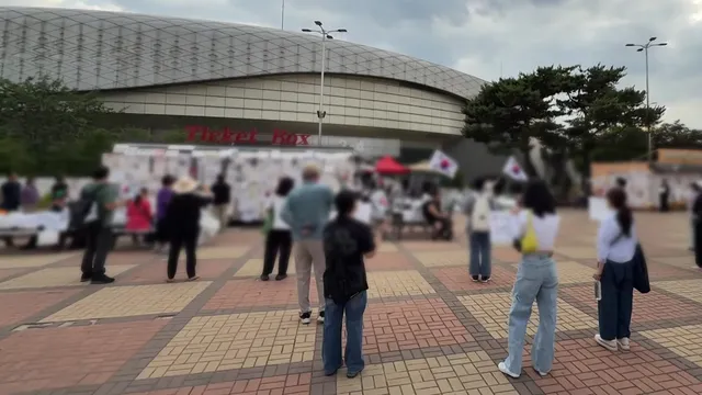 "월급도 못 줘"...체육 단체 개표소 출입 시도 무산

개표소 봉쇄 시위가 이어지는 서울 올림픽공원 핸드볼경기장에는 입주한 체육 단체들이 출입