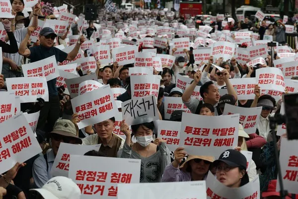 '투표지 부족' 검경 합수본 출범

6·3 지방선거에서 불거진 ‘투표용지 부족 사태’ 수사를 위한 검경 합동수사본부가 서울중앙지검에 꾸려진다.대