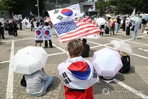 변질된 개표소 시위… 송파경찰서장은 지병 악화로 사의 표명

| 서울=한스경제 김근현 기자 | 6·3 지방선거 투표용지 부족 사태로 촉발된 ‘잠