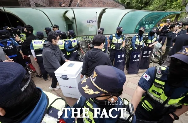 법원, 잠실 투표용지 보관상자·CCTV 증거보전 명령

잠실 본투표지·투표함은 제외10일 오후 3시 증거보전 절차지난 5일 서울 송파구 잠실7동