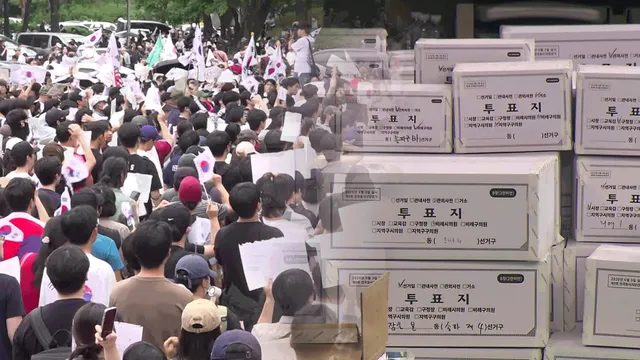 깔수록 ‘부실’…선관위, 내일부터 자체 진상 규명

[앵커] 보신 것처럼, 선관위의 대응은 투표용지 부족 사태뿐 아니라 사태 수습에서도, 낙제점