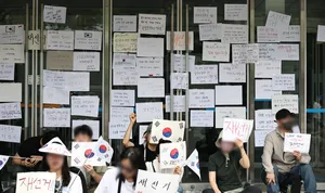 “언젠가 터질 사고”…선관위 내부 “지자체업무로 바꿔달라”

[헤럴드경제=김보영 기자] 6·3 지방선거 투표용지 부족 사태 발생 후 선거관리위원