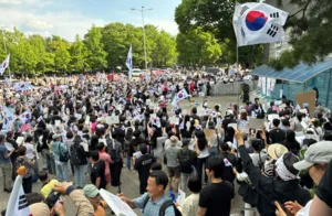 “욕설 전화와”…황현민, 투표용지 부족 시위 지지했다고 괴롭힘 시달...

[헤럴드경제=채상우 기자] 1세대 아이돌그룹 잼 출신 환형민(53)이