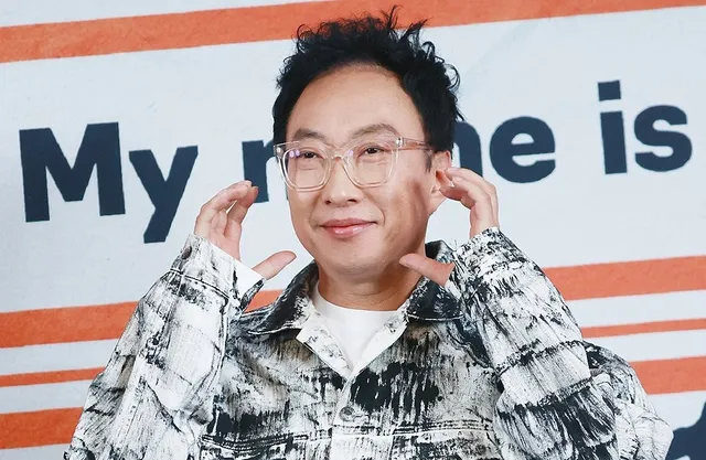 아이유·박보영 이어 박명수도 ‘정치댓글 표적’…“예능인으로만 봐...

박명수가 일부 네티즌의 정치적 입장 표명 요구에 “예능인으로만 봐달라”며