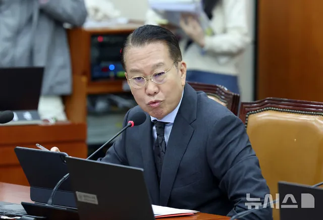권영세 "6·3 지방선거, 객관적으로 진 것…장동혁 사퇴 논의해야"

[서울=뉴시스]하지현 기자 = 국민의힘 5선 중진인 권영세 의원은 9일 "
