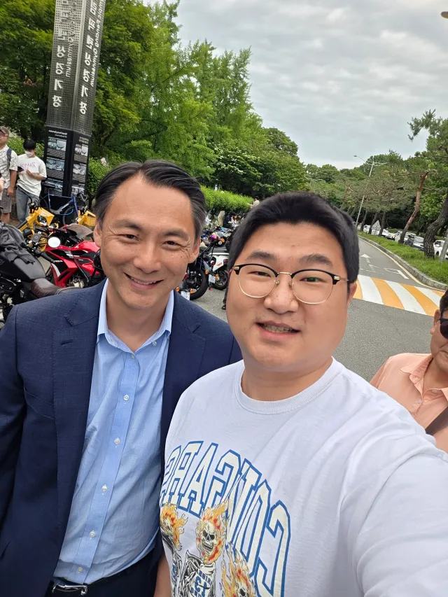 음식 봉사 처음해봐서 서툴렀지만
볶음밥 100인분 3분컷
다들 화이팅입니다!!
저희 딜리어트 볶음밥 완전 맛있습니다
또 오겠습니다!

#잠실 #