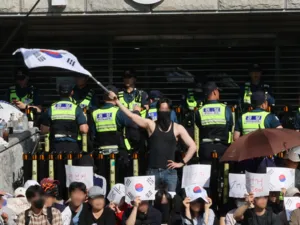 장발·짝짝이 이름표·중국 공안? 경찰청 “사실아냐, 명예훼손 멈춰라...

[헤럴드경제=문영규 기자] 6.3지방선거 ‘투표용지 부족 사태’ 관련