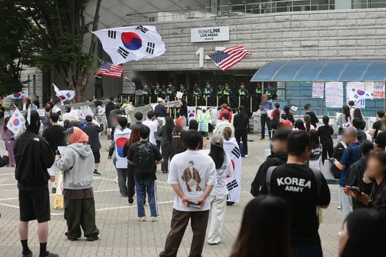 잠실집회 현장서 여성 불법촬영한 20대 남성 체포

잠실 개표소 집회 현장에서 여성을 불법 촬영한 혐의를 받는 남성이 경찰에 붙잡혔습니다.  서