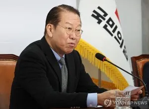 野 중진 "부정선거 세력이 이번 시위 활용하는 건 절대 안 돼"

국민의힘 중진인 권영세 의원이 6.3 지방선거 본투표일에 발생한 투표용지 부족