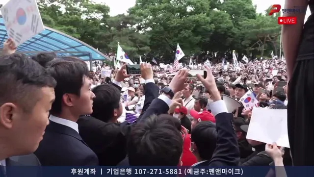 시발 이지랄 날 줄 알았다 하
모스탄이 왜 여기서 지랄인데
재선거만 외치자니까
하 좆같네 진심