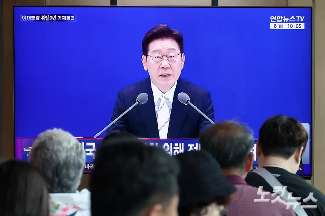 李대통령, 지선결과엔 '아쉬움'…선거관리 부실은 '정면돌파'

이재명 대통령은 취임 1주년을 맞아 6·3 지방선거 결과에 대해 아쉽다는 평가를 