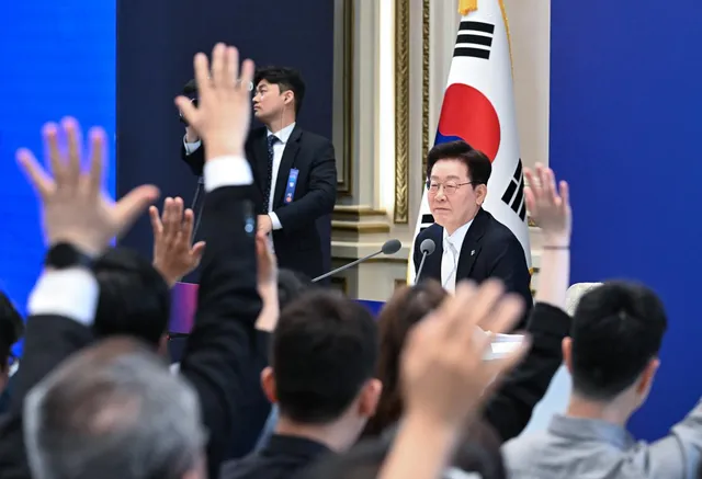 "과반이면 이긴 건가" 이 대통령 쓴소리… 민주당에 "국민의 경고"

(이재명 정부 1년) 이재명 대통령이 63 지방선거 결과에 대해 국민의 경