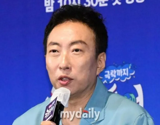 "깨시민인 척하더니" 박명수, "사람 잘못 뽑으면 작살" 발언 후폭풍 [MD...

박명수 / 마이데일리...