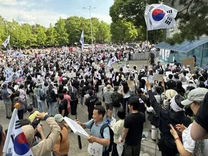 “뭉치면 총기 생산” 재선거 집회 SNS 댓글…경찰도 ‘예의주시’

[헤럴드경제=이영기 기자] 투표용지 부족 사태에 반발한 집회가 이어지는 가운