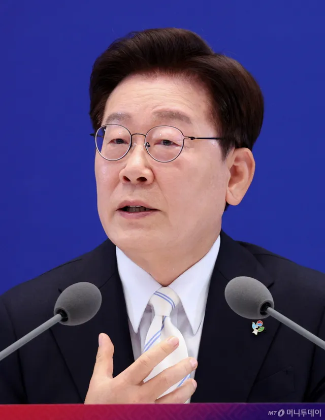 李 대통령, 선관위 파동에 "어처구니 없어…부정선거론과는 전혀 달라"

이 대통령은 8일 청와대 영빈관에서 열린 '취임 1주년 기자회견에서 "민