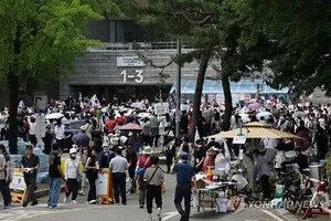 방송기자연합회·한국영상기자협회, 잠실시위 취재진 폭행 규탄

방송기자연합회와 한국영상기자협회는 8일 성명을 내고 잠실개표소 시위 현장에서 벌어진