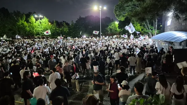 "부정선거! 재선거!" 외친 잠실 10만 청년들… 부산·전주로 번지는 저항...

[더퍼블릭=정진철 기자] 지난 6월 초부터 서울 송파구 올림픽