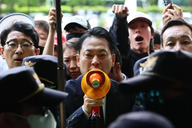 조갑제 "올림픽공원 시위대, '부정선거론' 장동혁·전한길과 선 그어야...

(선관위 용지 부족 사태) 조갑제 대표가 장동혁, 전한길, 황교안을
