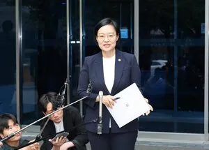 한성숙 총리 후보자 첫 출근..."민생경제 비상상황 타개 총력" 外 [오늘...

[오늘의 주요뉴스]한성숙 총리 후보자 첫 출근...“민생경제 