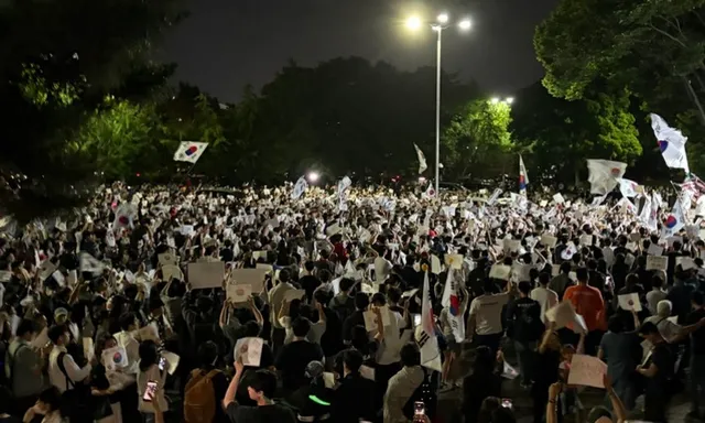 잠실개표소 시위 나흘째…인원 감소하고 '부정선거' 구호 높아져

잠실개표소 시위 나흘째…인원 감소하고 '부정선거' 구호 높아져6·3 지방선거 투