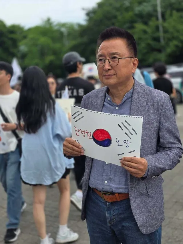 김영환 "참정권 훼손 선거 승복 못 해" … 올림픽공원 재선거 집회 동참

김영환 충북지사가 6&middot;3 지방선거 투표용지 부족 사태와 