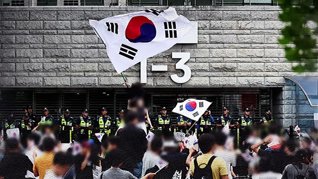 "참정권 침해 규탄" 나흘째…참가자들 사이 마찰도

선관위가 일으킨 투표용지 부족 사태를 규탄하는 시위가 밤새도록 이어졌습니다. 2&middot