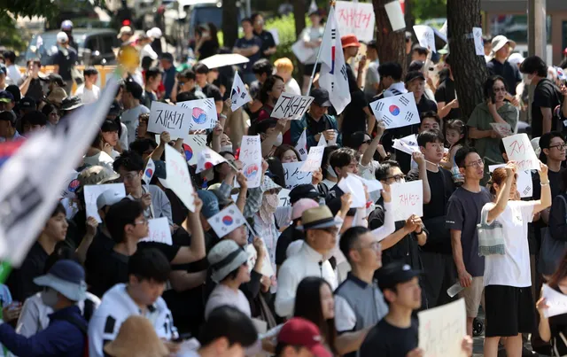 [사설] ‘청년’ 나선 개표소 시위, 정치 이용 말고 분노 이유 헤아려야

(사설) 투표용지 부족 사태로 서울 올림픽공원 개표소에서 청년 주도 