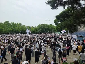 [이로운체크]투표용지 부족 사태에 이재명 대통령 "합수본 구성" 지시.....

이로운넷 = 이수진 에디터투표용지 부족 사태를 둘러싸고 재선거 