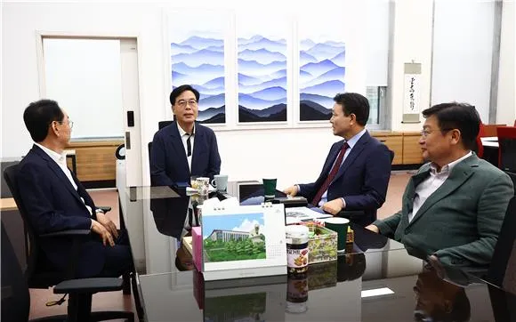 장동혁, 영수회담 요구…정점식 원대 '윤 어게인'

장동혁 "투표용지 부족 사태, 국조특위 구성" 촉구