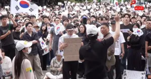 [단독] "부정선거 맞잖아요" 마이크 잡은 남성에 시민들 항의..."부정선...

6·3 지방선거