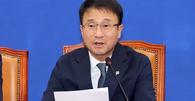 민주당 "국정조사 돌입, 특검도 고려... 장동혁, 부정선거론 손 들어주...

한병도 민주당 원내대표가 6·3 지방선거 투표용지 부족 사태 관