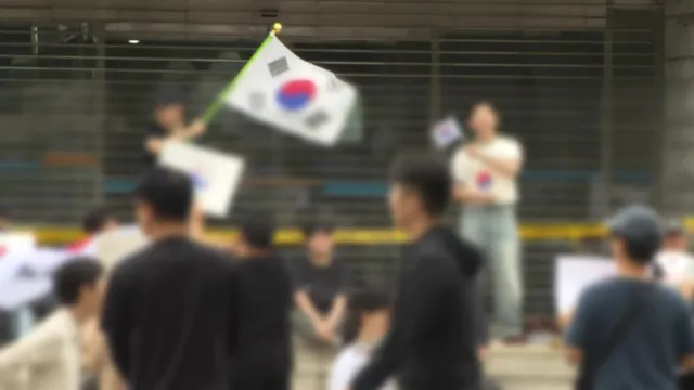 개표소 봉쇄 시위 사흘째 계속...장기화 가능성

초유의