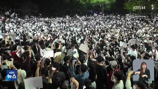 송파 개표소 봉쇄 시위 사흘째…태극기 흔들며 ‘재선거’ 요구

[앵커] 투표지 부족 사태로 인한 파장이 계속되고 있습니다. 이번 사태에 항의하며