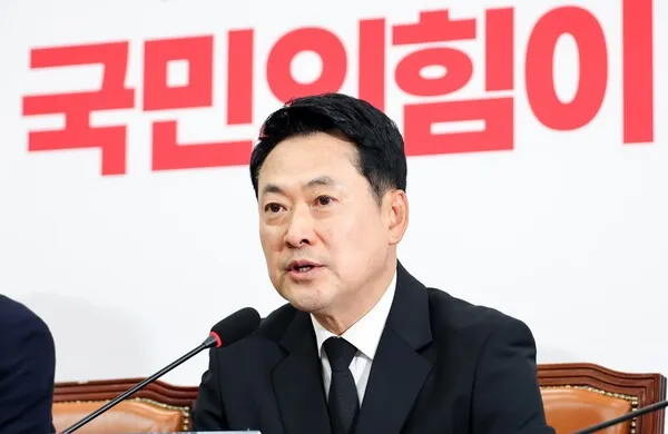 장동혁 "시위대 아닌 시민들"…재선거 요구 확산 주장

장동혁 국민의힘 의원이 서울 올림픽공원 일대에서 이어지고 있는 시민 집회를 언급하며 "올