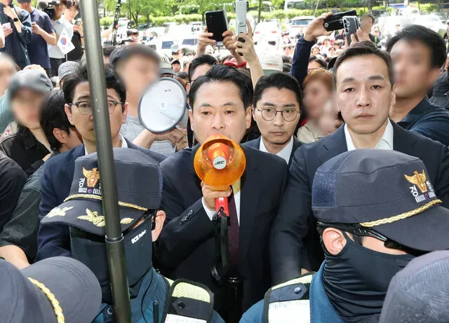 장동혁 “재선거 피할 수 없어…서울만의 문제 아니다”

장동혁 국민의힘 대표가 7일 “재선거를 외치는 함성은 들불처럼 일어날 것”이라며 “이미 