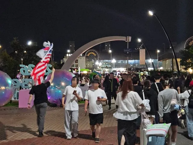 시위대, 35시간째 개표소 봉쇄…선관위 직원들 무사 대피(종합)

[서울=뉴시스]이태성 기자 = 투표용지 부족 사태로 촉발된 서울 송파구 개표소