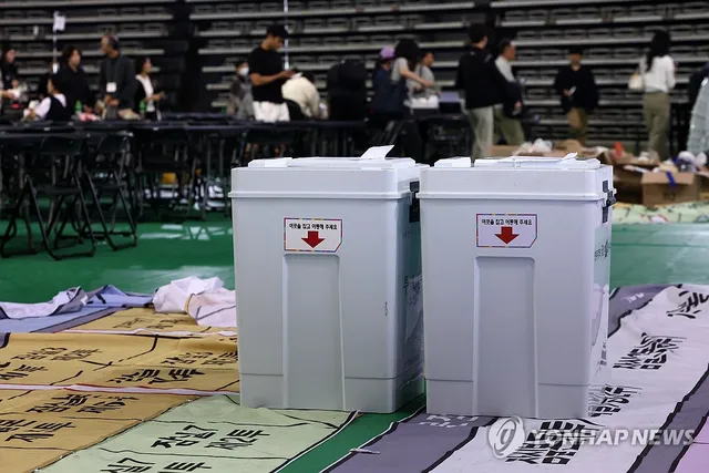 與, 국힘 '투표지 공세'에 "수습보다 정쟁 몰두·균열 조장"(종합)

(서울=연합뉴스) 김정진 기자 = 더불어민주당은 6·3 지방선거에서 발생