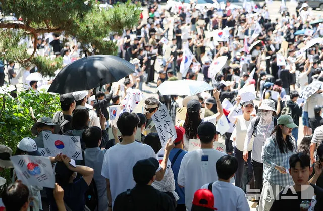잠실 투표소 선거인명부 대조전표 외부 노출…개보위, 사실관계 조사

[서울=뉴시스]심지혜 신효령 기자 = 개인정보보호위원회가 서울 송파구 잠실7