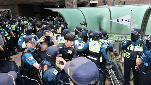 잠실7동 투표소 선거인명부 대조전표 인터넷 생중계 노출

개인정보보호위원회가 서울 송파구 잠실7동 제2투표소에서 선거인명부 대조전표에 적힌 투표