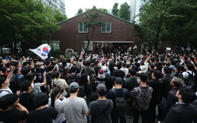 선관위, 선거인명부 대조전표 유출 신고…개보위 "사실관계 파악"

6·3 지방선거 당시 투표용지 부족 사태가 발생한 서울 송파구 잠실7동 제2투