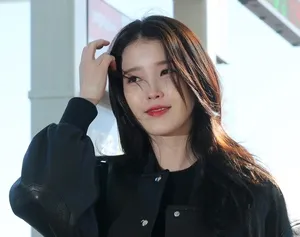 “잠실 스벅 선결제해줘” 개표소 봉쇄 시위…애꿎은 아이유에 불똥

[헤럴드경제=민상식 기자] ‘투표지 부족 사태’를 규탄하며 재선거를 요구하는 