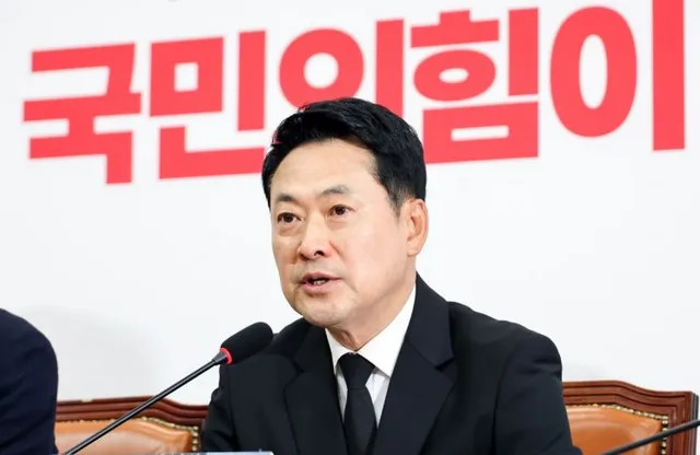 국힘, '투표지 공세' 지속…특검 도입 등 요구

국민의힘이 주말인 6일에도 6·3 지방선거에서 발생한 투표용지 부족 사태를 두고 "국민 참정권