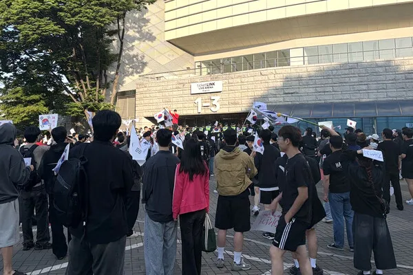 하이브 주최 '위버스콘 페스티벌', 주변 집회로 운영 방침 변경

하이브가 주최하는 '2026 위버스콘 페스티벌'이 행사장 인근 집회로 인해 일