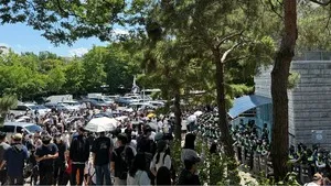 [현장] "노태악 아닌 이재명과 담판"···부정선거 시위대, 청와대 갈까

"재선거 안 되면 청와대로 가자. 노태악하고 이야기할 게 아니다. 이