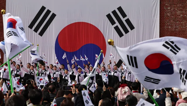 조희대 탄핵vs윤석열 석방 맞불 집회…삼일절 연휴, 도심 교통 혼잡

3월 1일 제107주년 삼일절을 맞아 서울 도심 곳곳에서 집회와 행진 등 