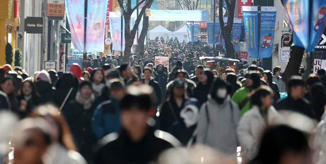 "가급적 대중교통 이용하세요"... 이번 연휴 집회·마라톤에 서울 도심...

서울경찰청이 28일부터 다음 달 2일까지 연휴 기간 서울 도심에서