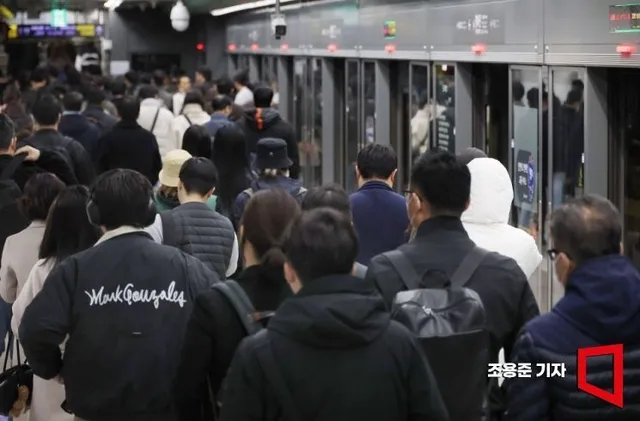 주말 잠실에 차 끌고 온다고?…"지옥 맛볼텐데"

주말까지 서울 잠실종합운동장 일대에 프로야구·콘서트 등이 연달아 개최되면서 극심한 교통 혼잡이