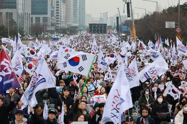 ‘尹 탄핵’ 집회에 마라톤 대회… 주말 교통혼잡 예상

윤석열 대통령에 대한 탄핵심판 선고일이 다가오며 탄핵 찬반 집회가 거세게 벌어지는 가운데